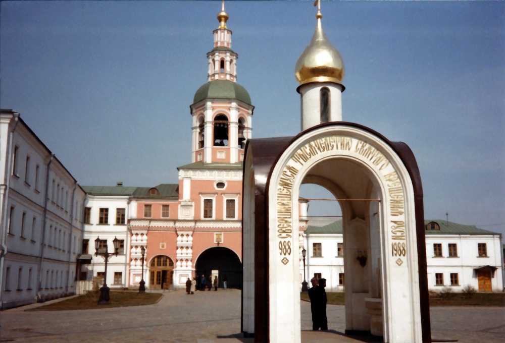 Стены и башни данилова монастыря