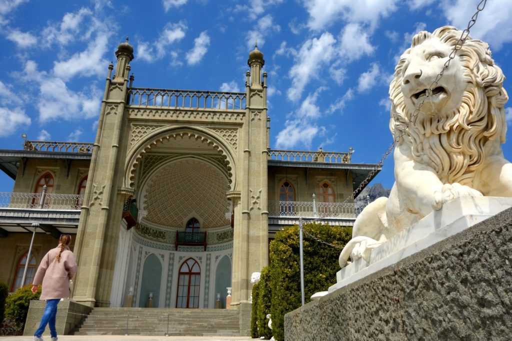 Достопримечательности алупки: воронцовские дворец и парк