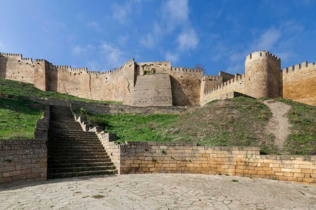 Крепость нарын-кала и другие достопримечательности города дербента