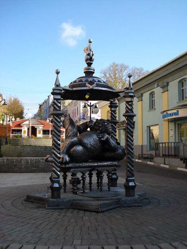 Памятник коту казанскому: описание, история, идея создания, три легенды происхождения, список других городов