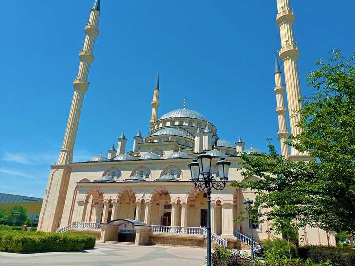 Сердце чечни — прекрасная мечеть в грозном