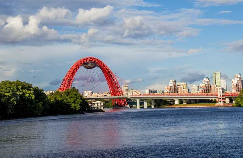 Узнай где находится Живописный мост на карте Москвы (С описанием и фотографиями) Живописный мост со спутника