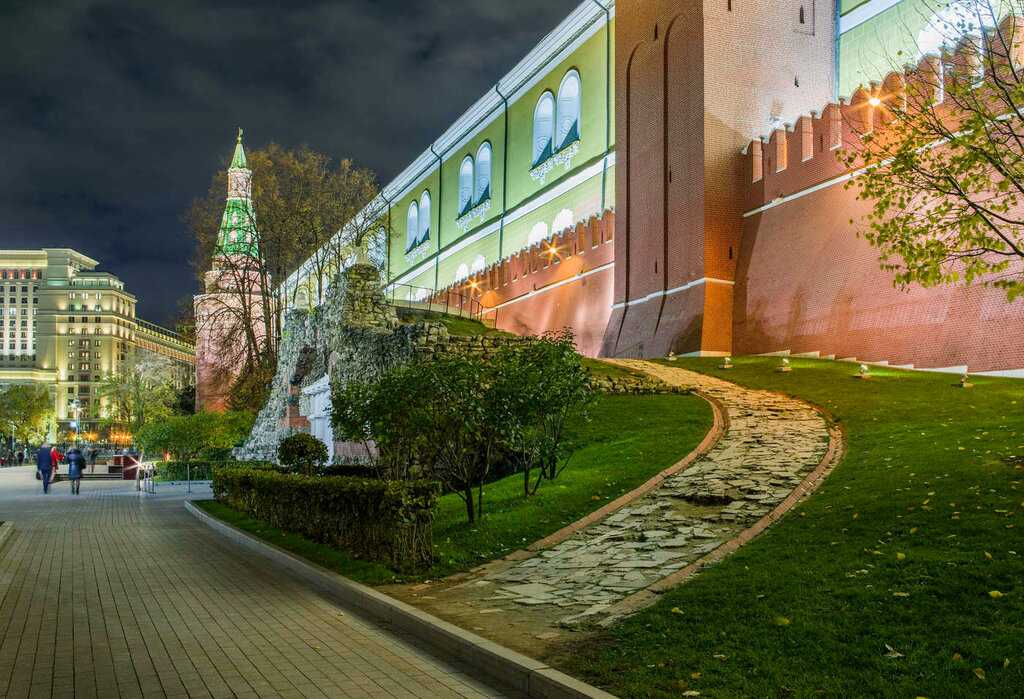 Александровский сад - парк в память о войне 1812 года