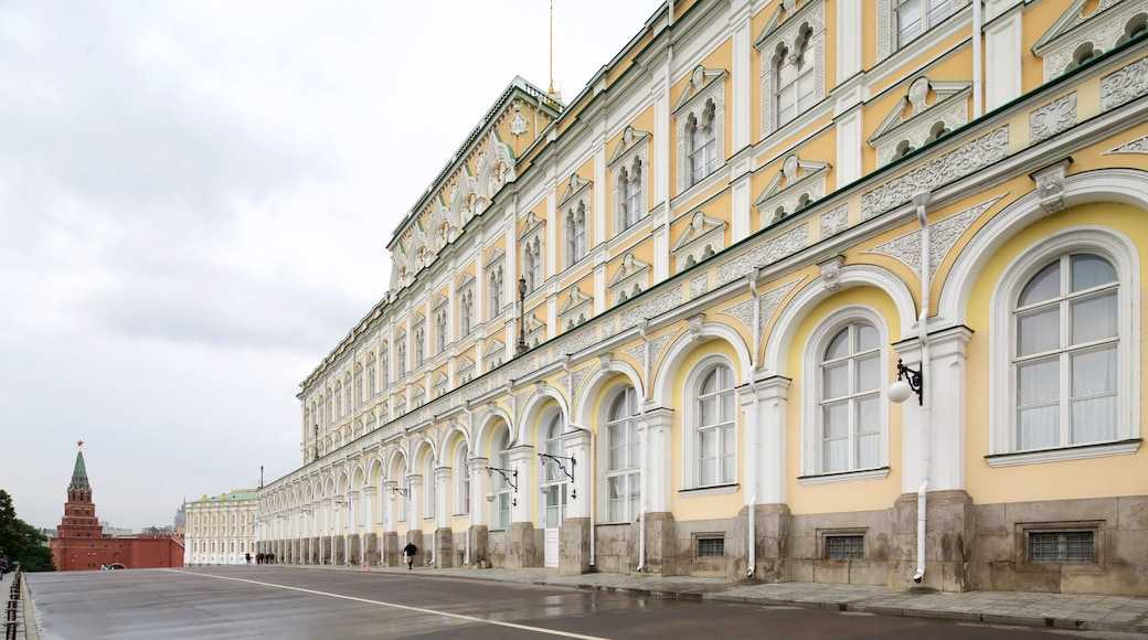 Архитектурный ансамбль московского кремля: описание, история и интересные факты