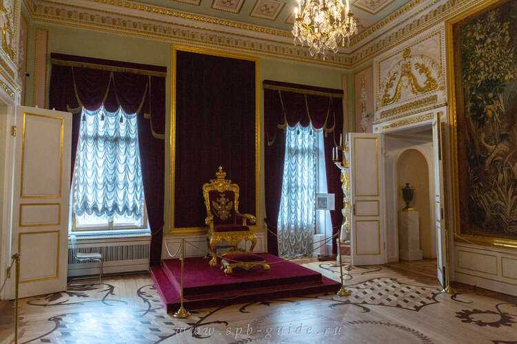 Большой гатчинский дворец: императорская резиденция в стиле английского замка