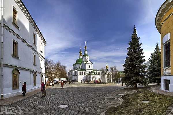 Стены и башни данилова монастыря