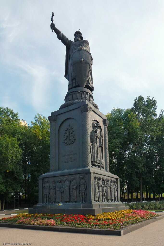 Памятник князю владимиру в белгороде: высота, исторические факты, фото