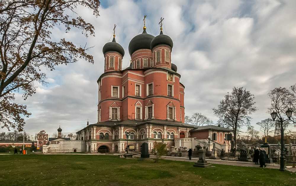 Донской монастырь в москве: соборы, святыни, горельефы, кладбище для знаменитостей
