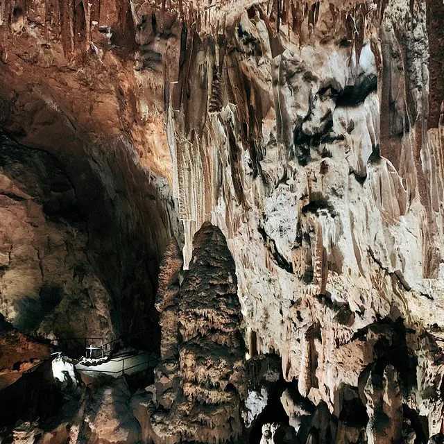 10 самых известных пещер крыма