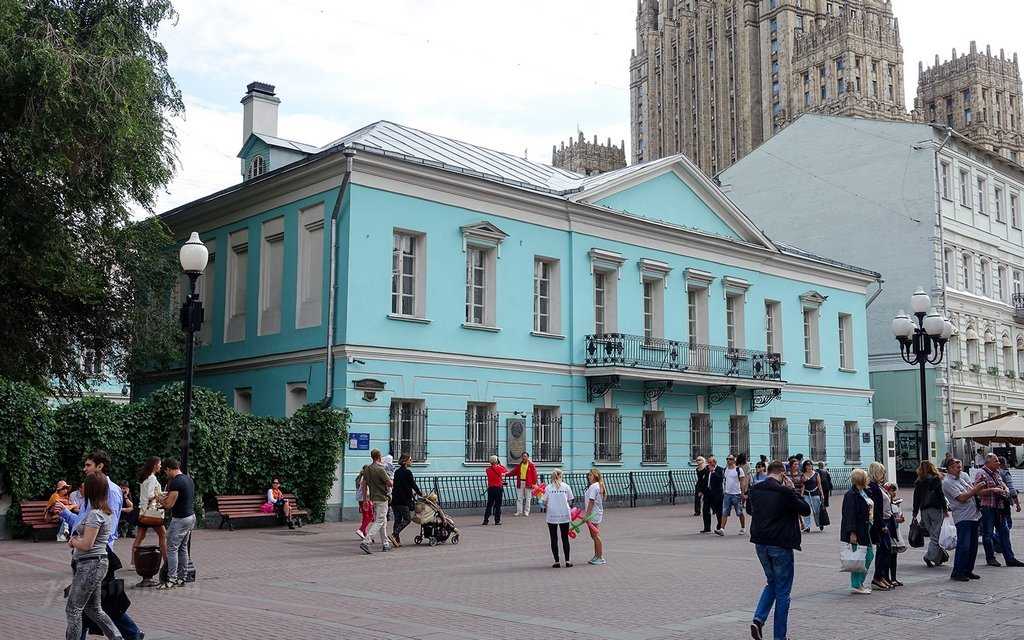 Фото Музея Булгакова в Москве в Москве, Россия Большая галерея качественных и красивых фотографий Музея Булгакова в Москве, которые Вы можете смотреть на нашем сайте