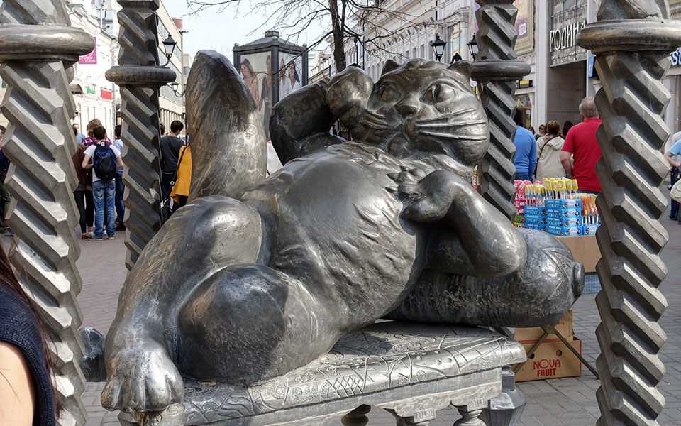 О памятнике коту казанскому: история и описание, адрес, как добраться,