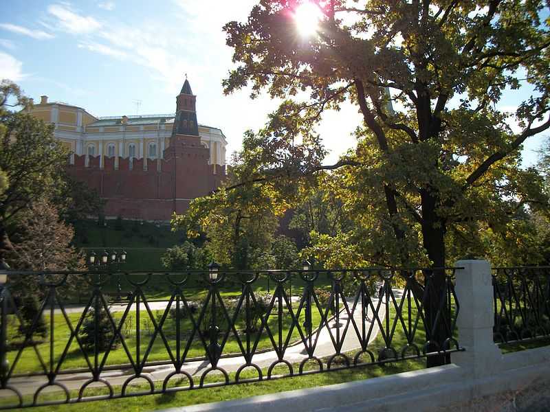 Александровский сад в санкт-петербурге