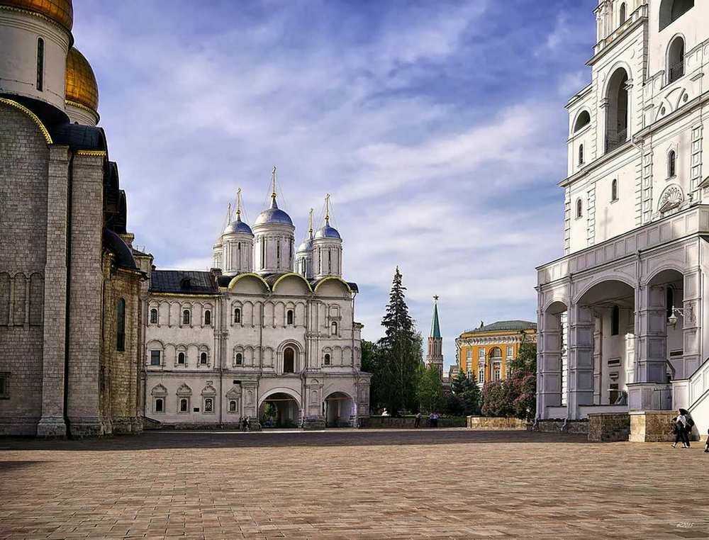 Замки россии: самые красивые средневековые и современные дворцы