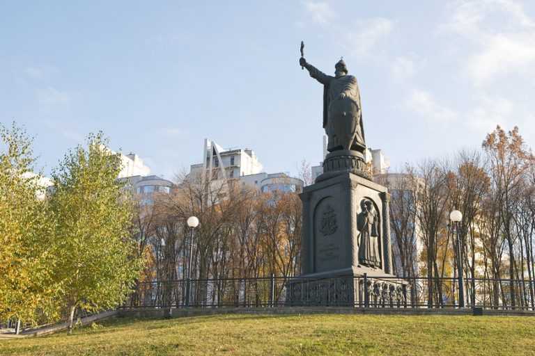 Памятник князю владимиру (белгород) - вики