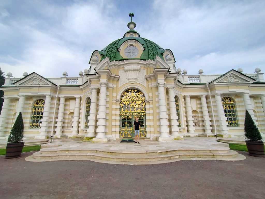 Кусково – великолепная усадьба, ранее принадлежавшая графам Шереметевым Сегодня это красивейший музейный комплекс, который может посетить любой желающий