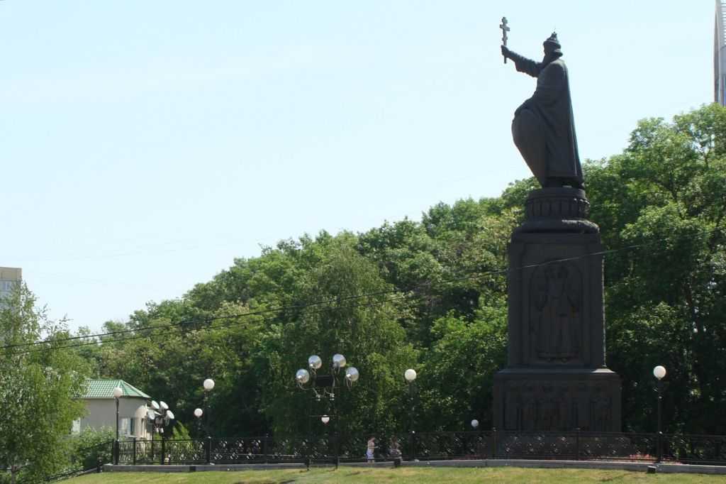 Памятник владимиру белгород