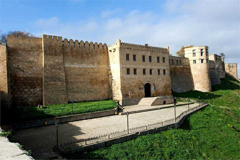 Крепость нарын-кала в дербенте — описание и фото