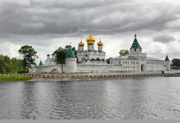 Ипатьевский монастырь – одна из главных святынь россии