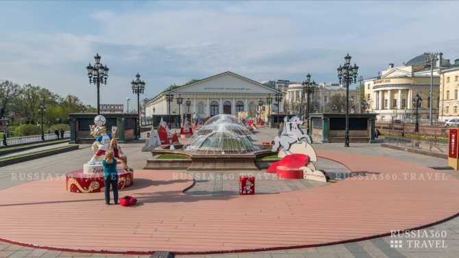 Манежная площадь в москве