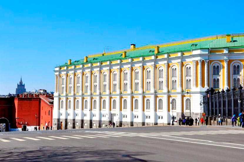 9 интересных экскурсий в кремль, алмазный фонд и оружейную палату в москве