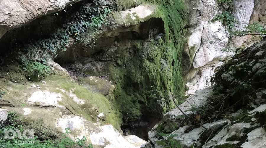 Прогулка к агурским водопадам, спрятанным в горах