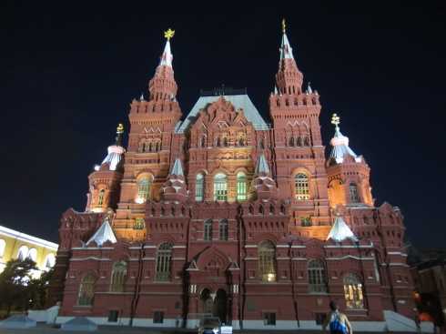Государственный исторический музей - крупнейшее собрание исторических артефактов россии