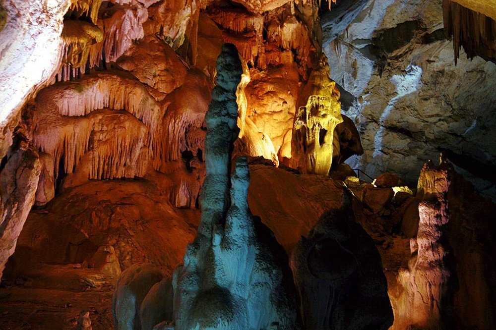 Кизил-коба (пещера)