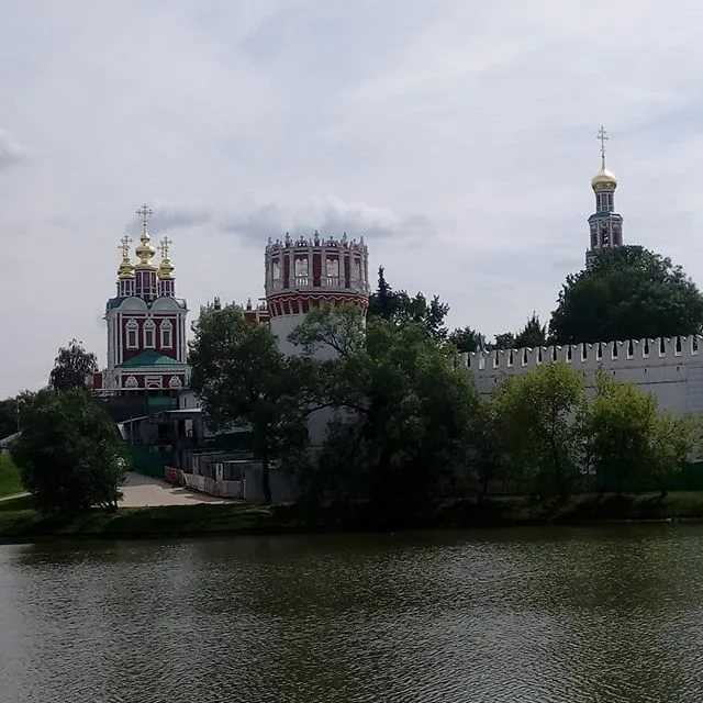 Новодевичий монастырь: история, стена желаний, фото-экскурсия по территории