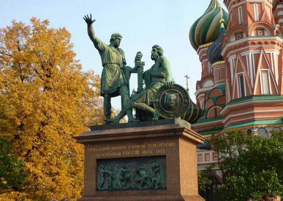 Какие памятники есть в москве