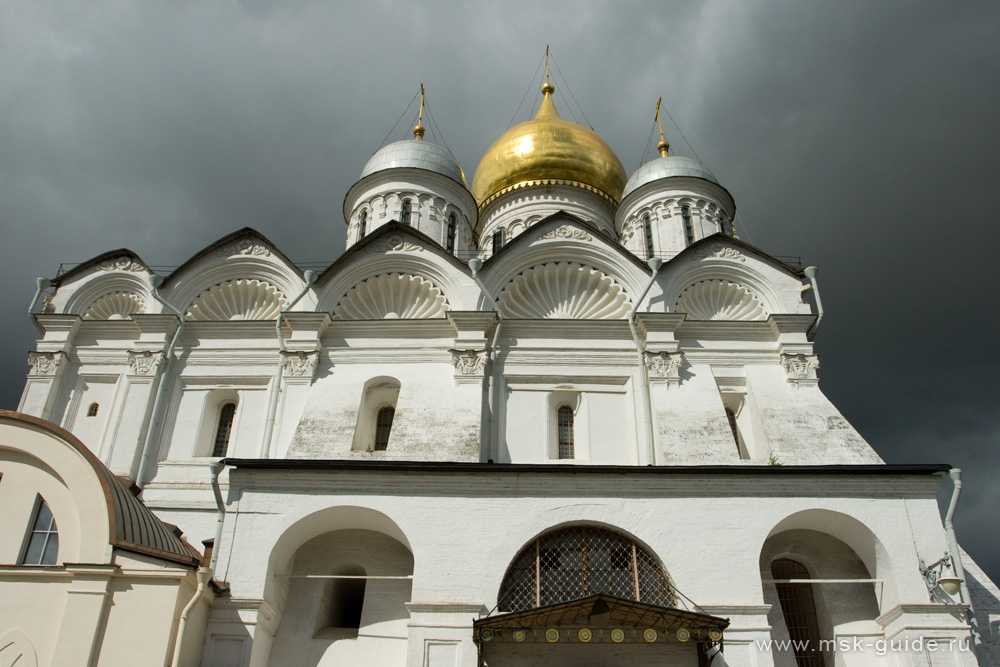 Архангельский собор московского кремля - архитектор, в каком веке построен и кто в нем похоронен