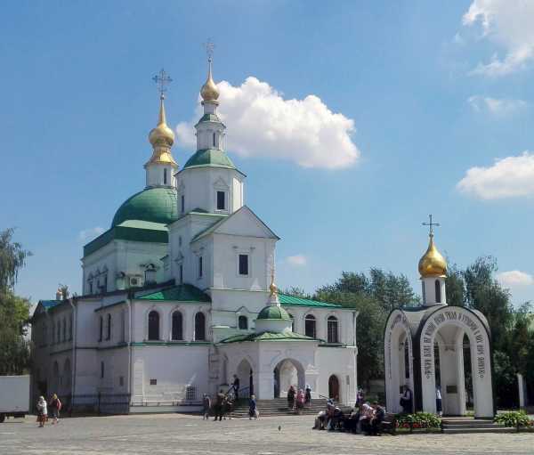 Свято-троицкий данилов монастырь: описание, фото