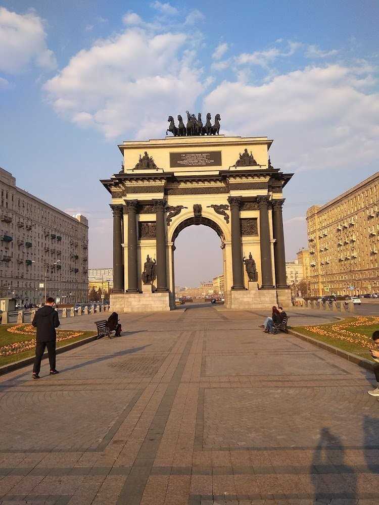 Триумфальные арки в париже и в москве