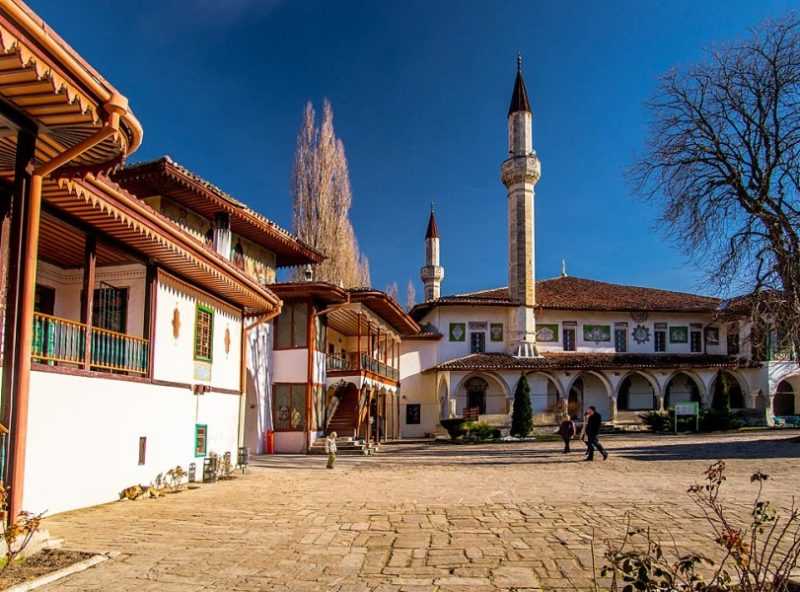 Ханский дворец в бахчисарае — резиденция крымских ханов