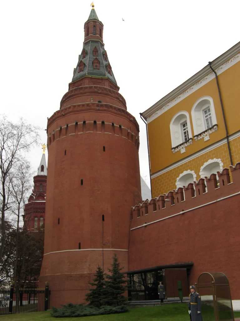 Замки и крепости Москвы: Московский Кремль, Измайловский Кремль