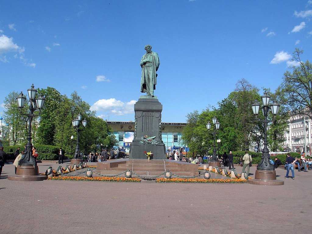 Памятники пушкину в москве - вики