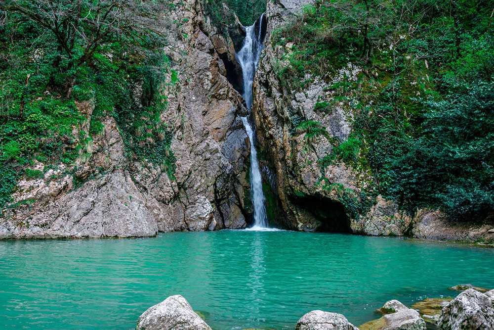 Агурские водопады в сочи:  фото, описание, маршрут, история, как добраться самостоятельно