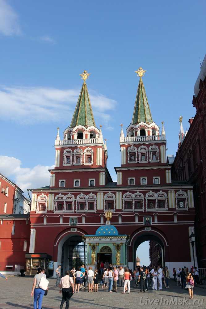 Фото Воскресенских ворот в Москве, Россия Большая галерея качественных и красивых фотографий Воскресенских ворот, которые Вы можете смотреть на нашем сайте
