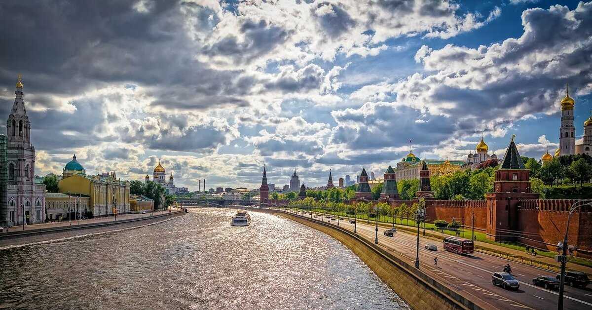 Москва-река — прогулки на теплоходе, достопримечательности вдоль реки, фото, гостиницы рядом, как добраться