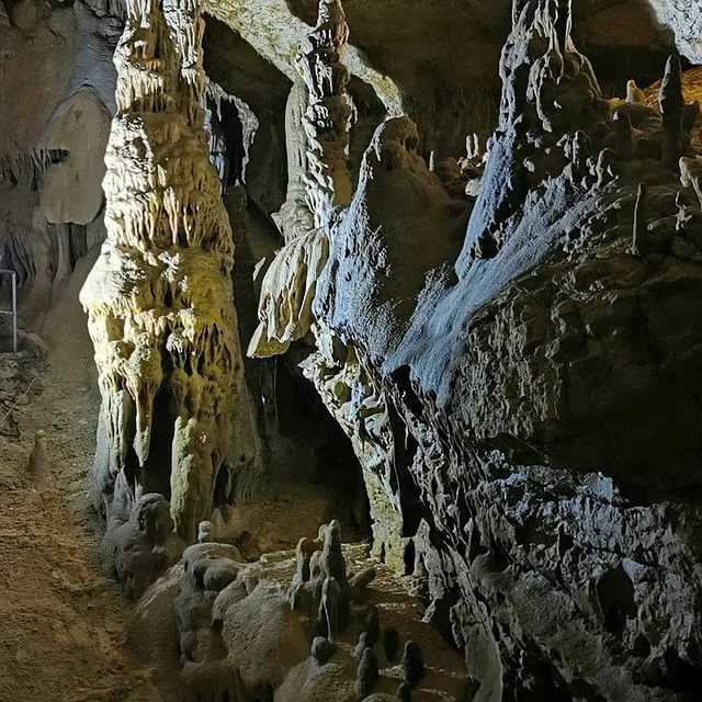 Крым — мраморная пещера