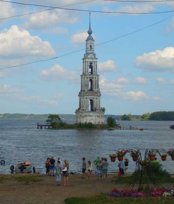 Достопримечательности калязина-затопленный город на берегу волги: колокольня в воде, обсерватория