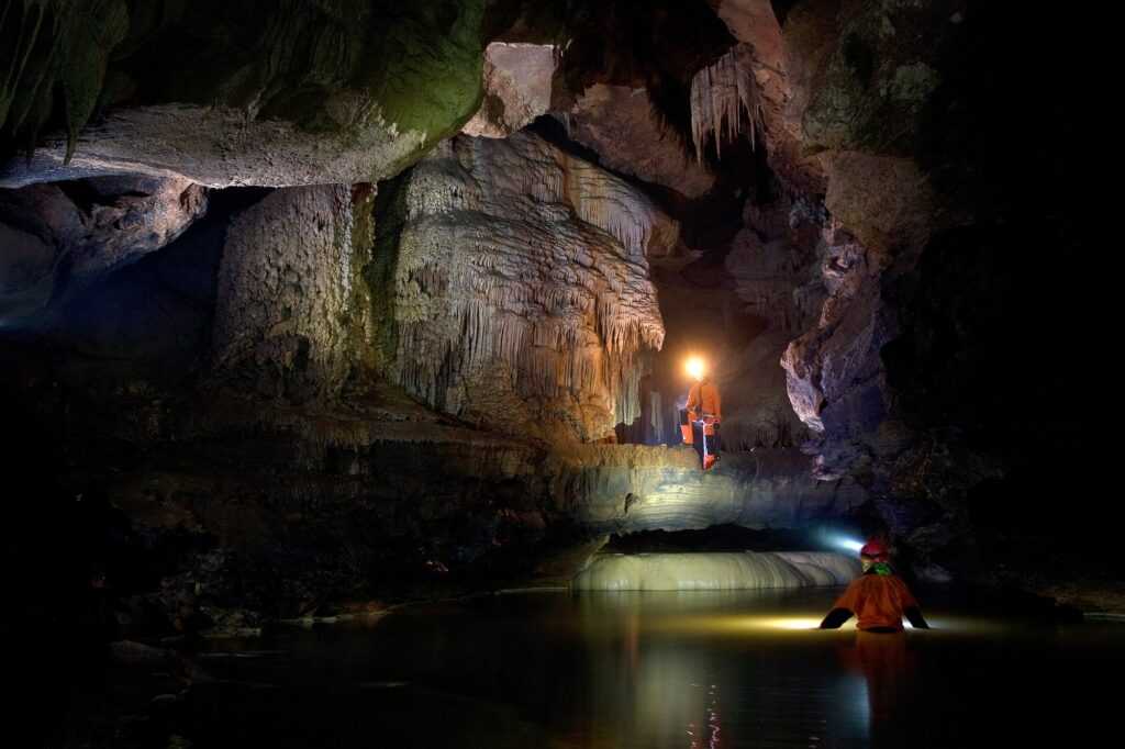 Кизил-коба (пещера) - вики