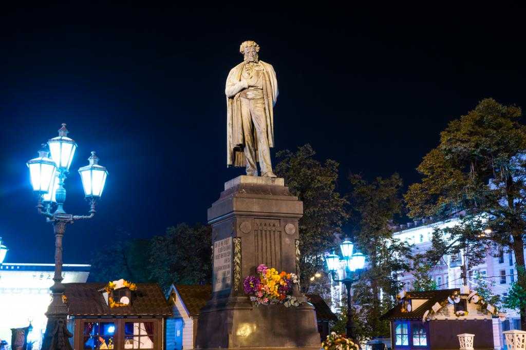 Памятник пушкину могут перенести на тверской бульвар