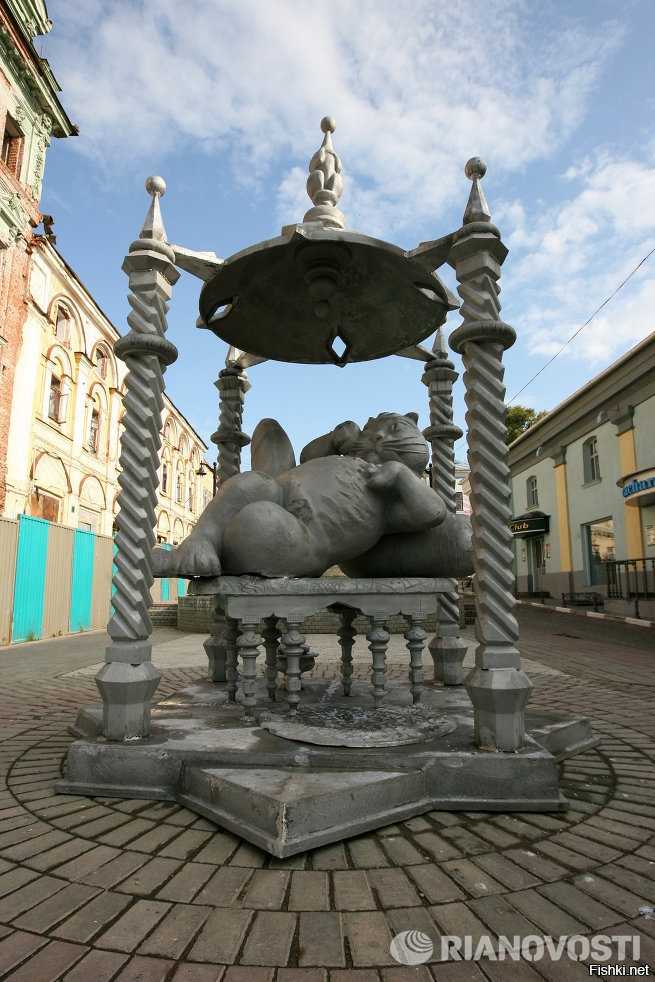 Памятник коту казанскому