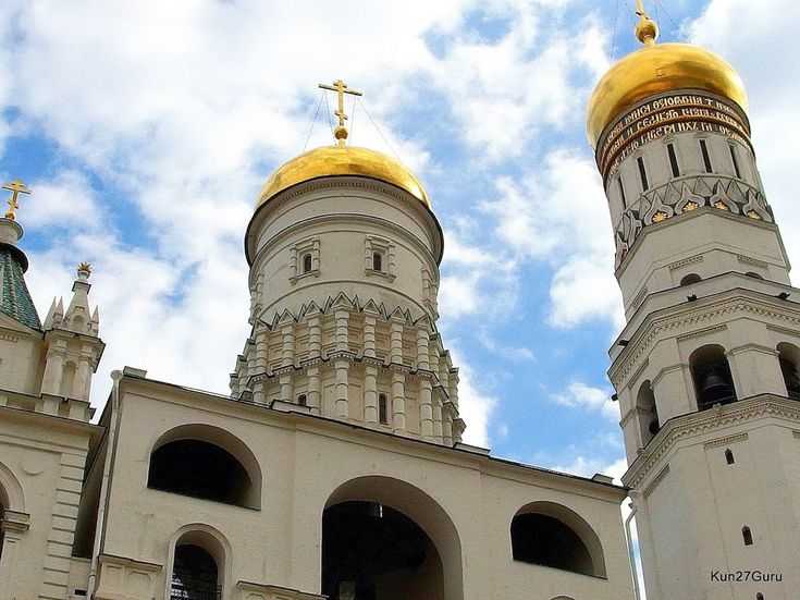 Колокольня ивана великого московского кремля - средоточие кремлевского архитектурного ансамбля