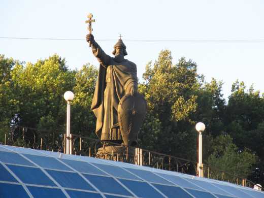 Памятник владимиру великому (белгород)