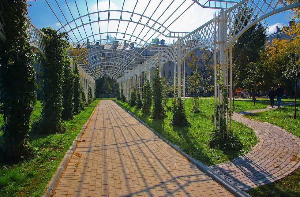 Старые парки москвы