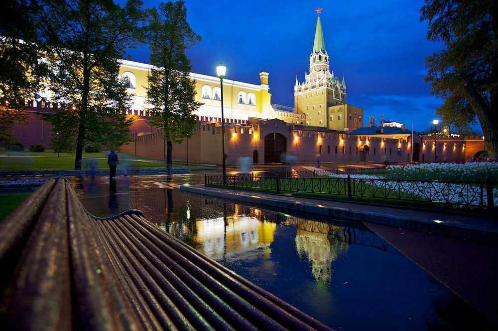 Александровский сад — парк в память о войне 1812 года