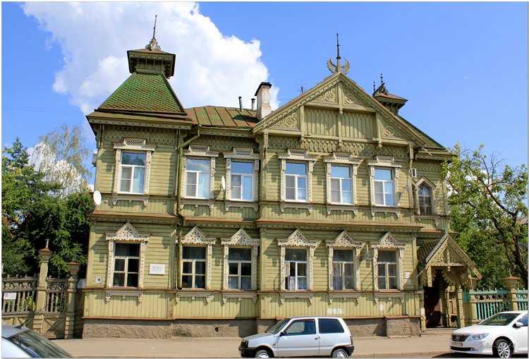 Что создали московские  кондитеры  в 1913 году в честь 300-летия дома романовых?