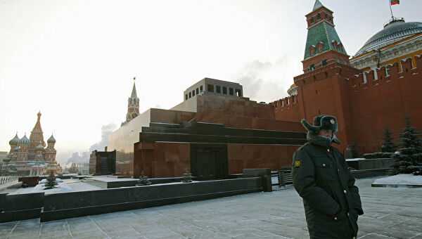Мавзолей ленина – усыпальница рядом с кремлевской стеной