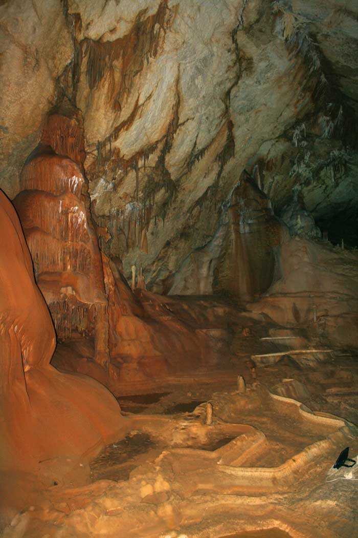 Мраморная пещера в крыму